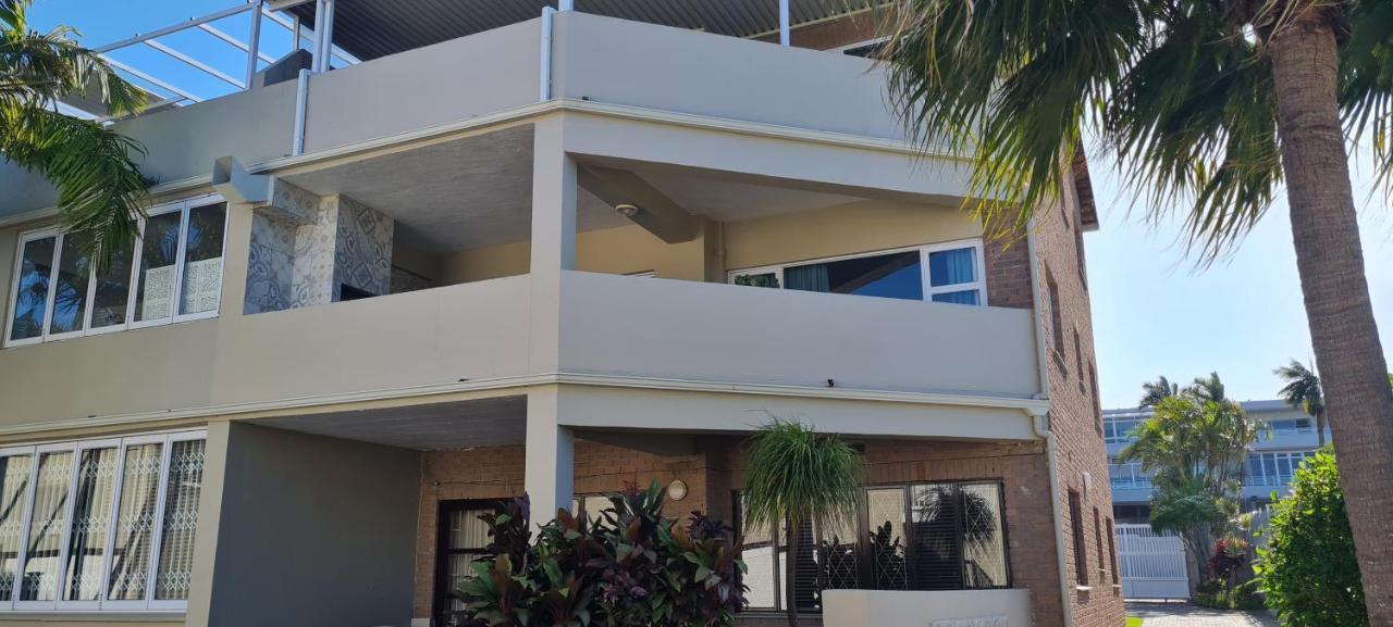 Aride 4 Awesome View Of Uvongo Main Swimming Beach From Communal Braai Area Apartment Margate Exterior photo