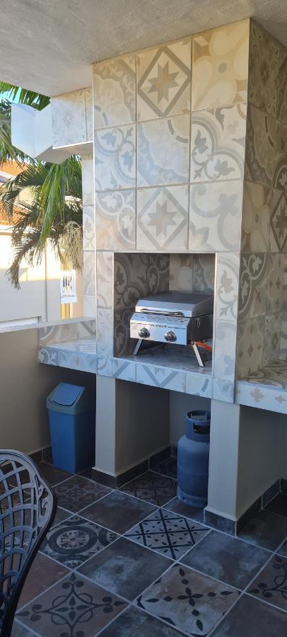 Aride 4 Awesome View Of Uvongo Main Swimming Beach From Communal Braai Area Apartment Margate Exterior photo