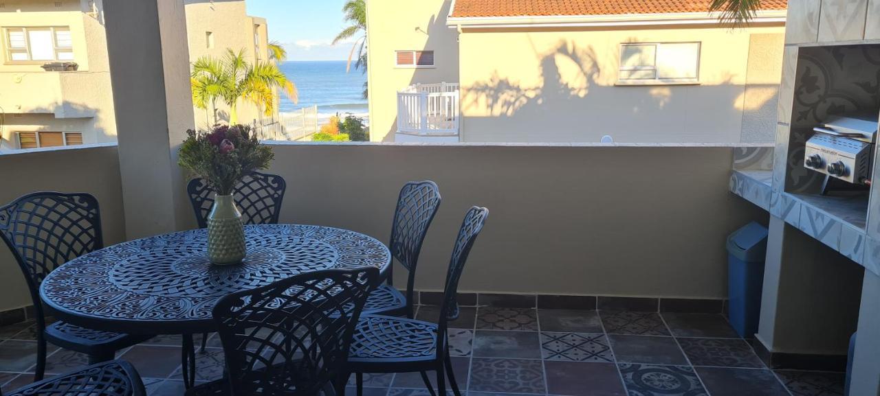 Aride 4 Awesome View Of Uvongo Main Swimming Beach From Communal Braai Area Apartment Margate Exterior photo