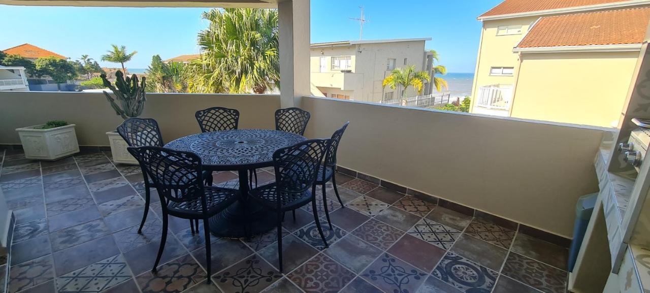 Aride 4 Awesome View Of Uvongo Main Swimming Beach From Communal Braai Area Apartment Margate Exterior photo